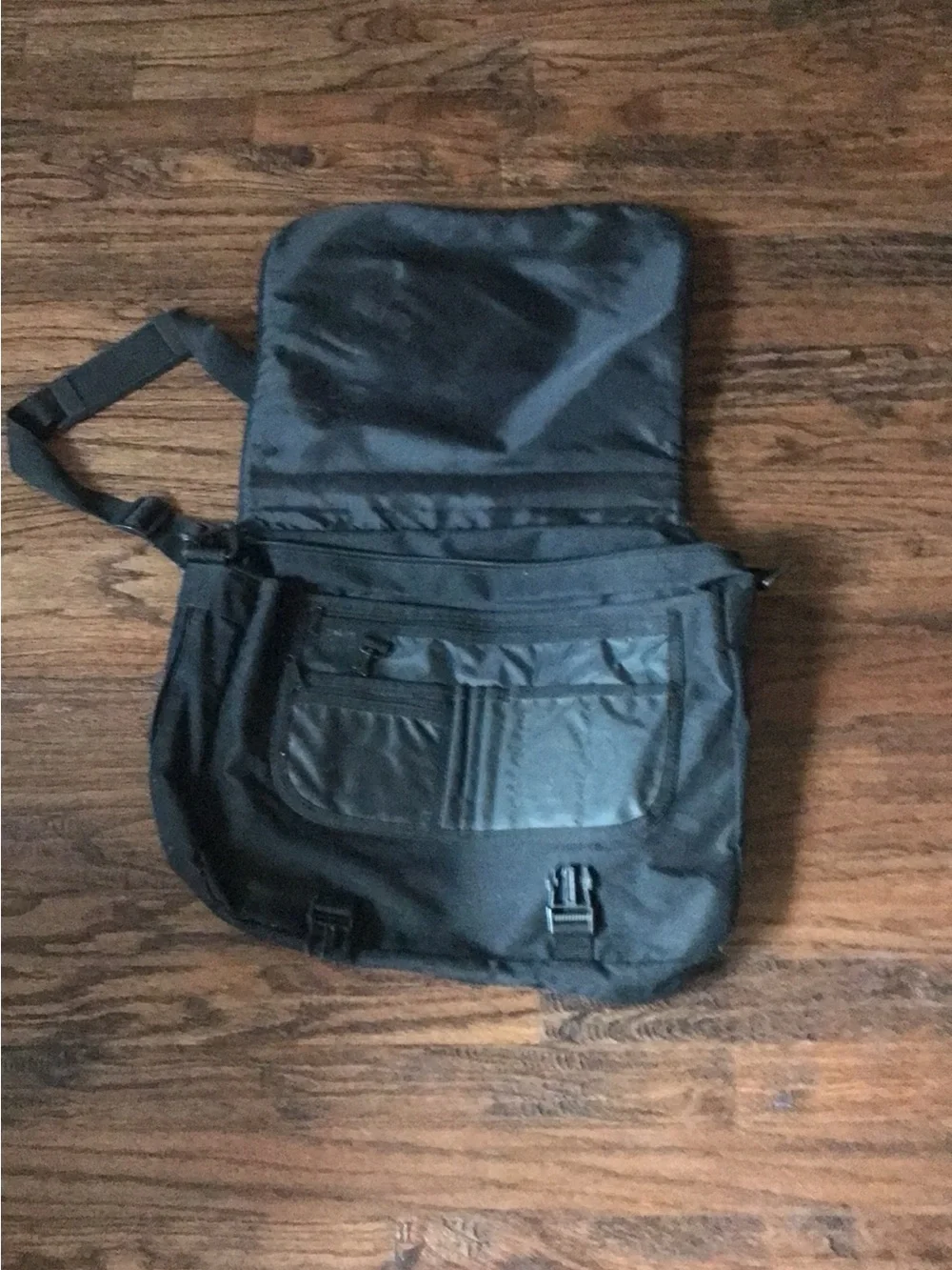Classic Black Messenger Bag - Unbranded